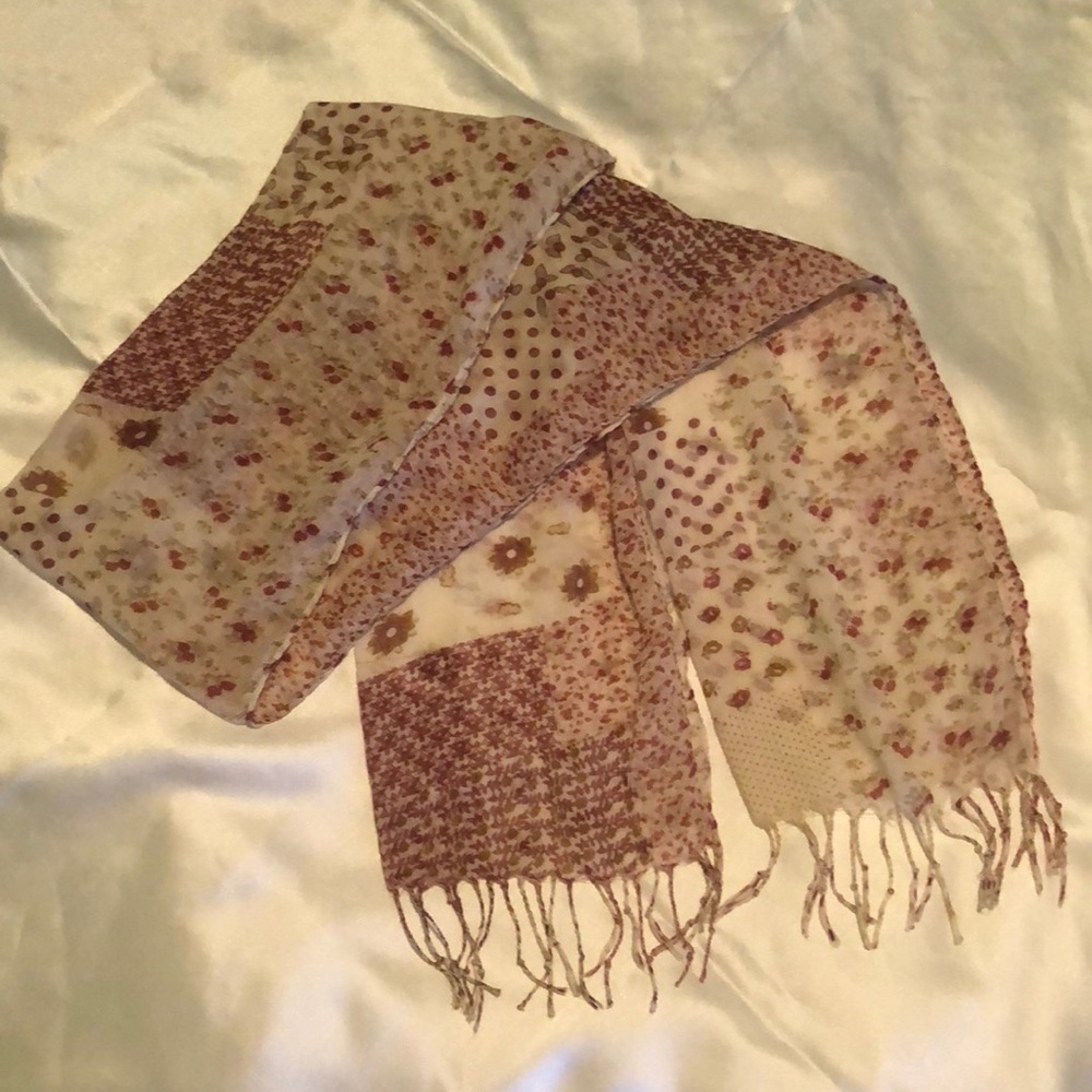 Women’s patterned shawl